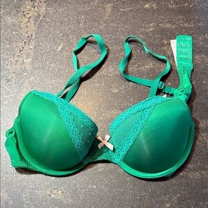 Victoria’s Secret Dream Angels Uplift Demi Elegant Green Lace Bra